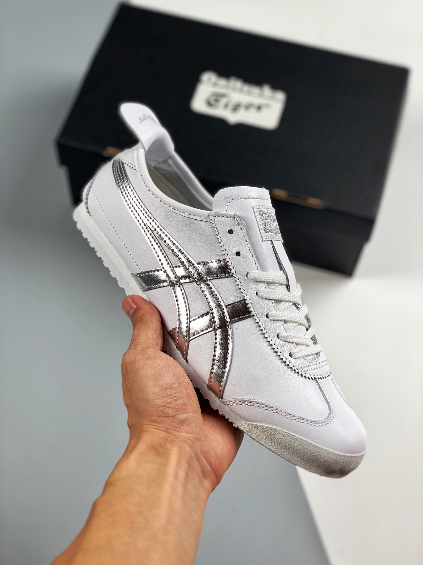 Asics Onitsuka Tiger, blanco y plata, versión escaneable, piel de cordero de primera capa con etiqueta origin…
