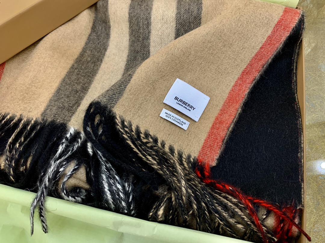 Burberry巴宝莉简单竖纹拼色羊绒长巾