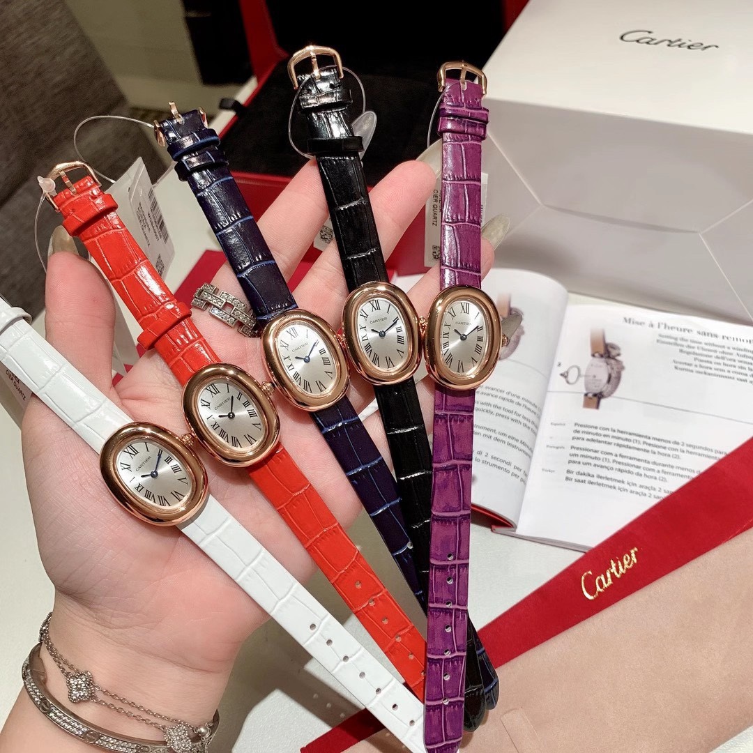 Cartier 卡地亚 之作 Baignoire浴缸系列腕表 拥有完美椭圆线条及雅致细致细腻外型的 Baignoire 腕表