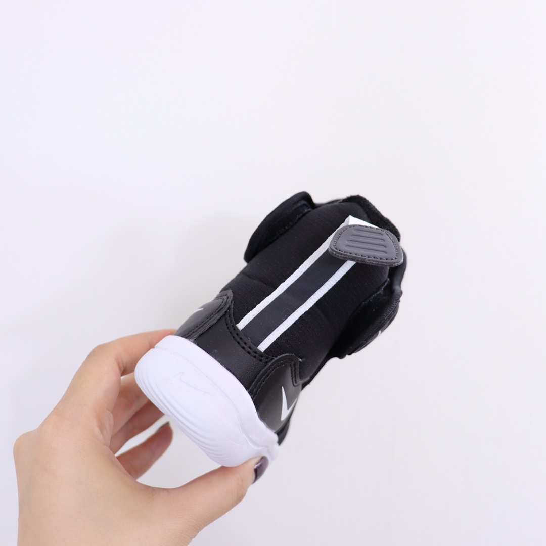 图片[5]-ＮＫ儿童雪地靴24-35 NK高帮加绒棉靴🔥厚厚的绒保暖舒适✔️加上大大的魔术贴超级方便打开自行穿脱.而且不怕压脚，整个脚都是舒适的在里面-选品中心