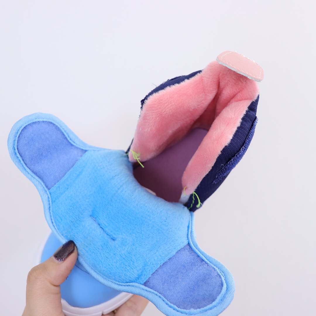 图片[5]-ＮＫ儿童雪地靴24-35 NK高帮加绒棉靴🔥厚厚的绒保暖舒适✔️加上大大的魔术贴超级方便打开自行穿脱.而且不怕压脚，整个脚都是舒适的在里面-选品中心