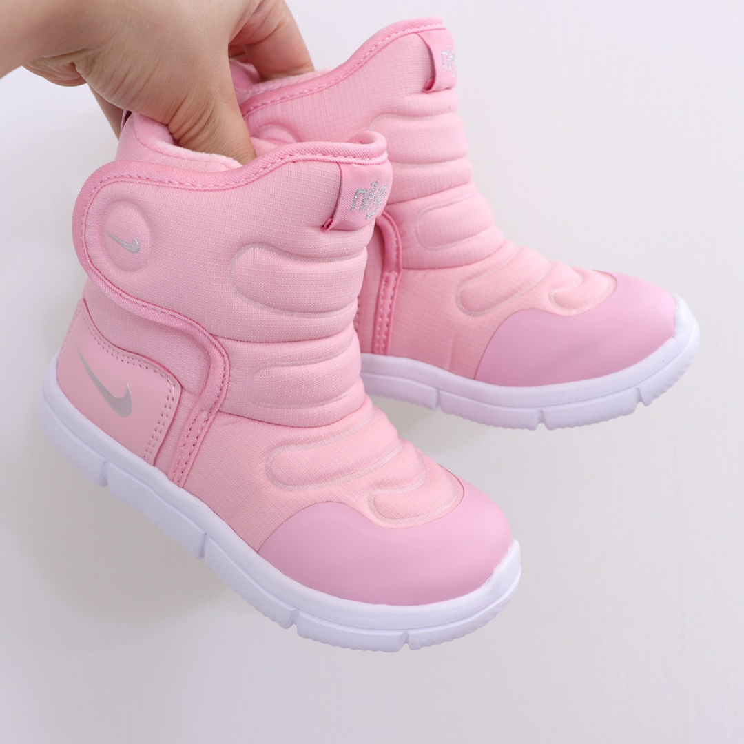 图片[8]-ＮＫ儿童雪地靴 专G版最新款高帮加绒棉靴🔥厚厚的绒保暖舒适✔️加上大大的魔术贴超级方便打开自行穿脱.而且不怕压脚，整个脚都是舒适的在里面，底非常轻非常软.一款超级棒的棉靴👍-选品中心