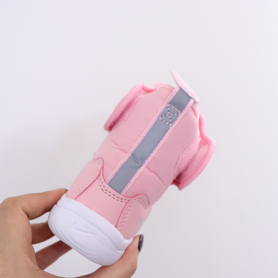 图片[7]-ＮＫ儿童雪地靴 专G版最新款高帮加绒棉靴🔥厚厚的绒保暖舒适✔️加上大大的魔术贴超级方便打开自行穿脱.而且不怕压脚，整个脚都是舒适的在里面，底非常轻非常软.一款超级棒的棉靴👍-选品中心