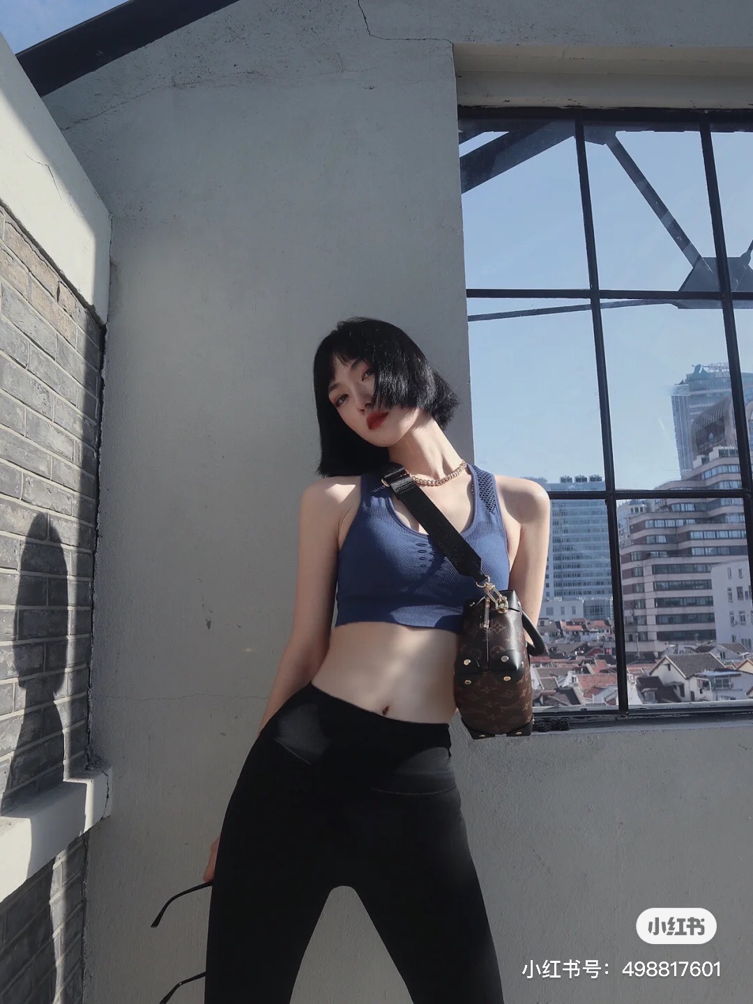 女人👩应该是百变的_
它刚好满足你日常百变的搭配！