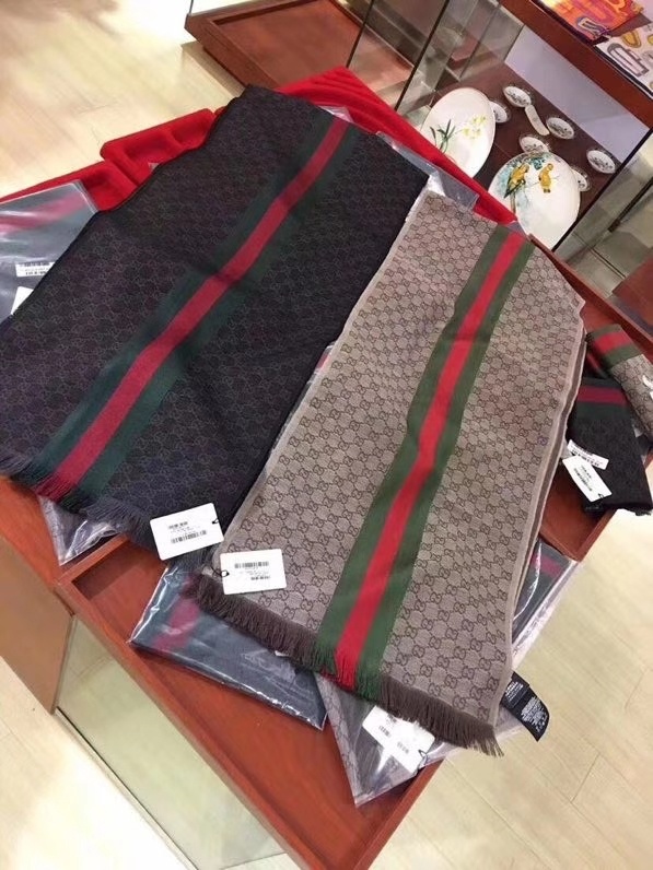 免代购的男款围巾一模一样Gucci重