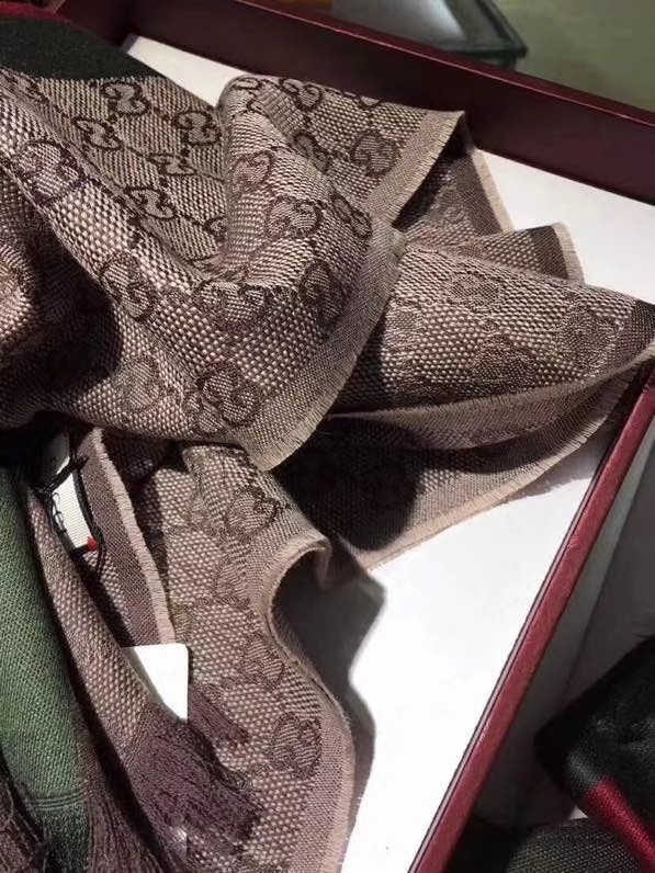 免代购的男款围巾一模一样Gucci重