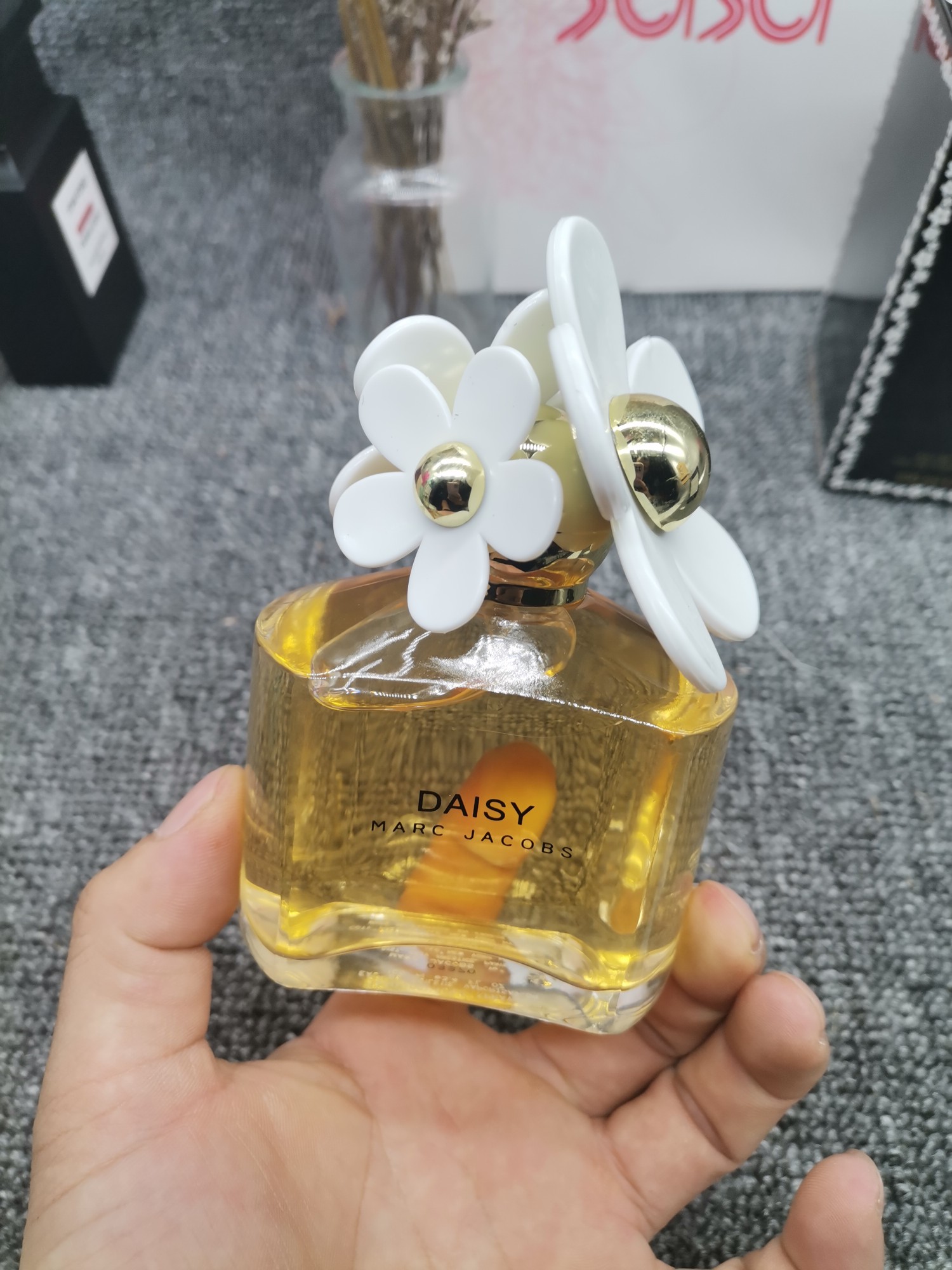Marc Jacobs Daisy Eau de Toilette - 100ml Floral Fragrance for Women 2 a1603172819821 4835