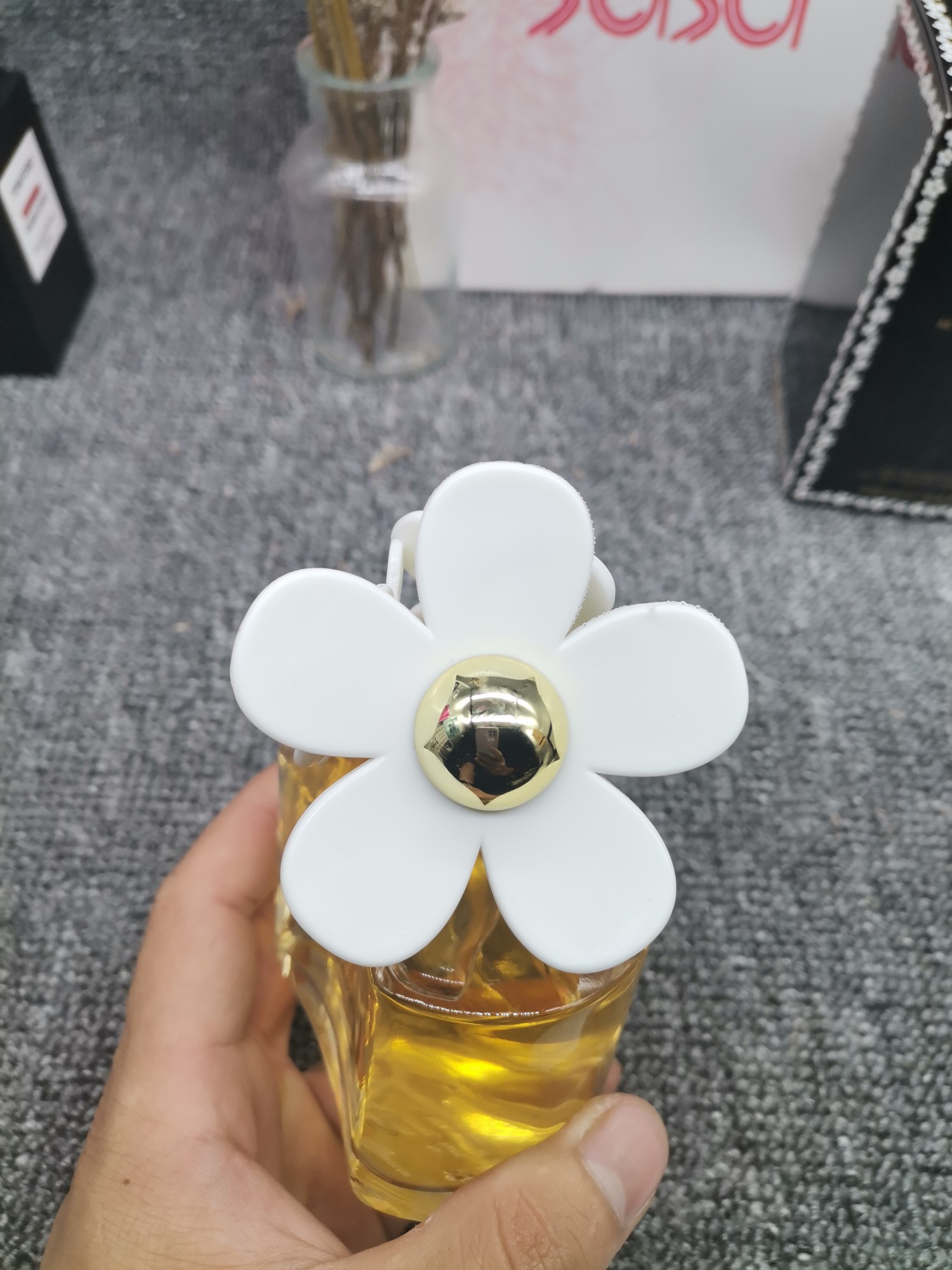 Marc Jacobs Daisy Eau de Toilette - 100ml Floral Fragrance for Women 6 a1603172821855 4288
