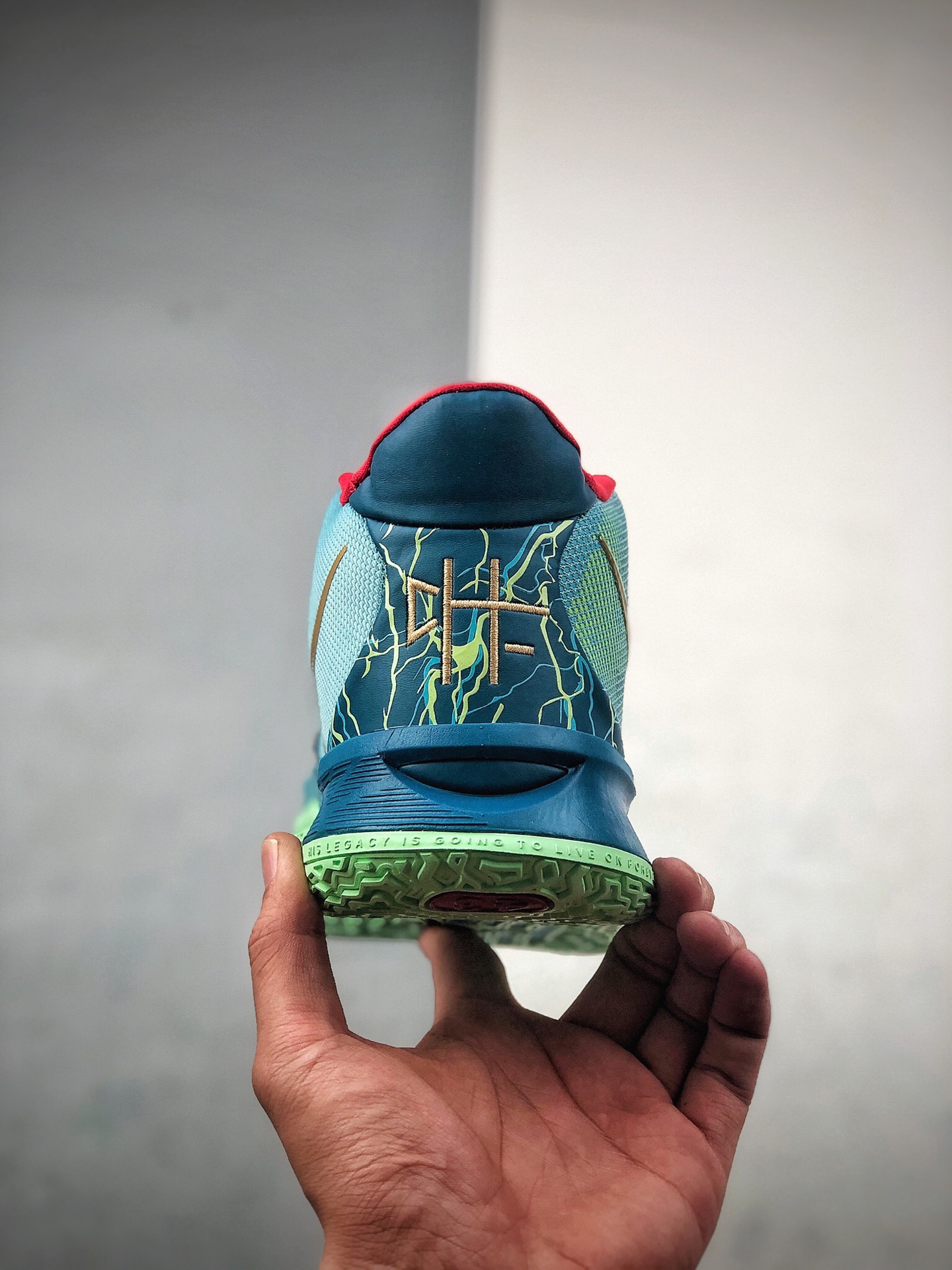 230 欧文全新七代 战靴耐克Nike Kyrie 7 PRE HEAT EP 欧文7代DC0588-400