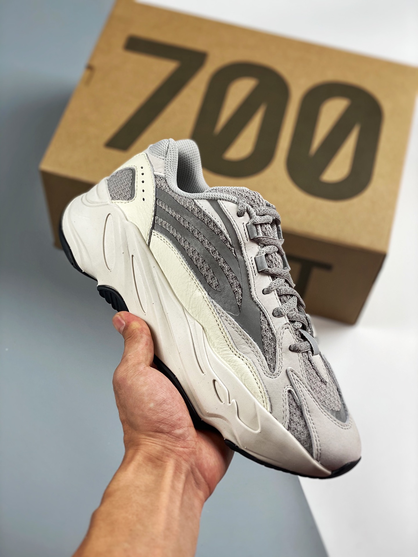 G5 puro original, creando el mayor reconocimiento en toda la red ‼️ Yeezy Boost 700V2 'Static', gris y blanco, número d…