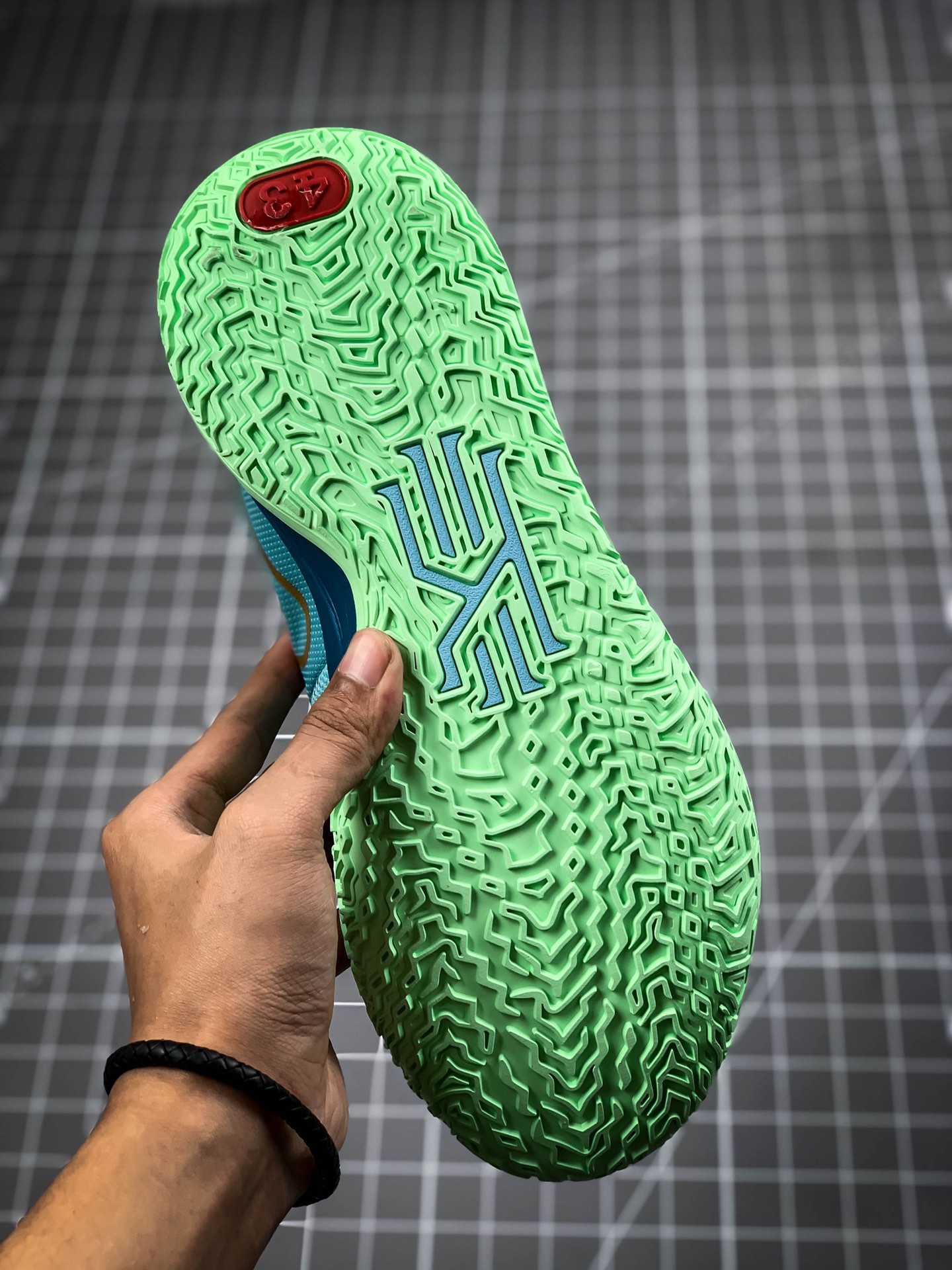 230 耐克Nike Kyrie 7 Pre Heat 欧文7时尚休闲运动篮球鞋搭载Air Zoom Turbo气垫DC0588-002