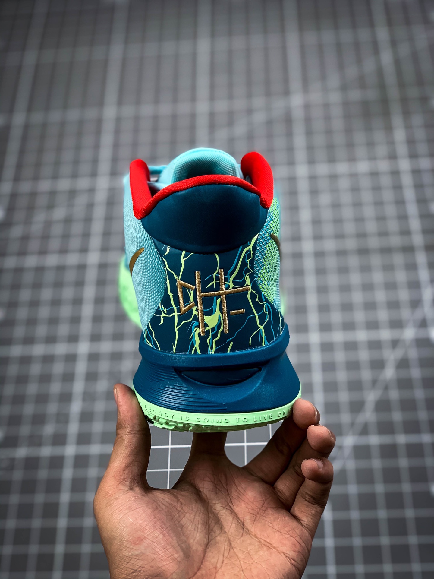 230 耐克Nike Kyrie 7 Pre Heat 欧文7时尚休闲运动篮球鞋搭载Air Zoom Turbo气垫DC0588-002