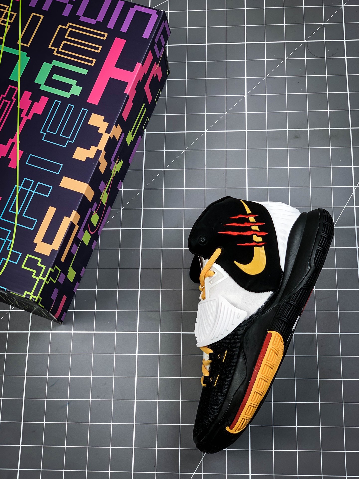 280  灭世纯原版本 Nike Kyrie 6 Bruce Lee 红黑黄，欧文科比李小龙三方联名CJ1290-600