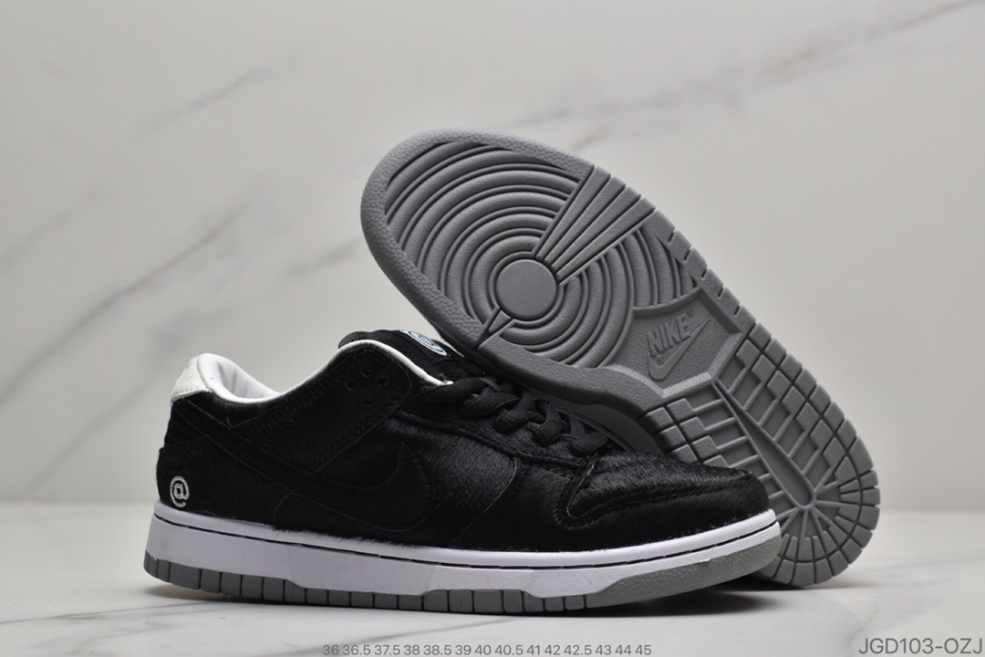 180 公司级耐克Medicom Toy x Nike SB Dunk Low“BE@RBRICK”马毛黑白积木熊货号: CZ5127-001