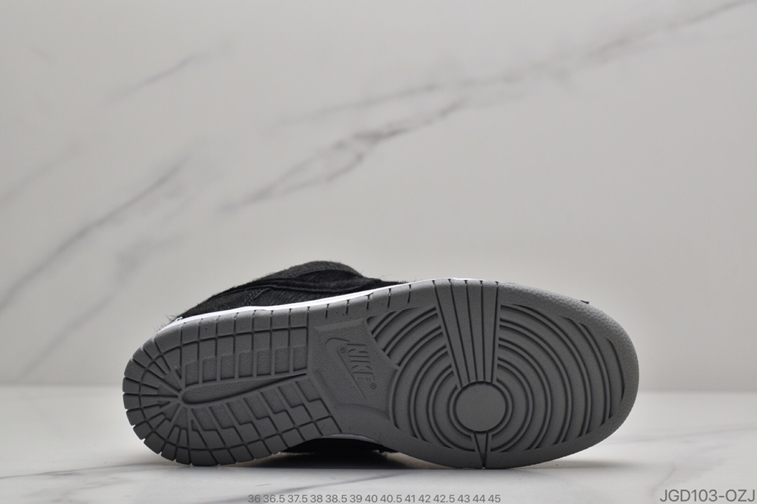 180 公司级耐克Medicom Toy x Nike SB Dunk Low“BE@RBRICK”马毛黑白积木熊货号: CZ5127-001