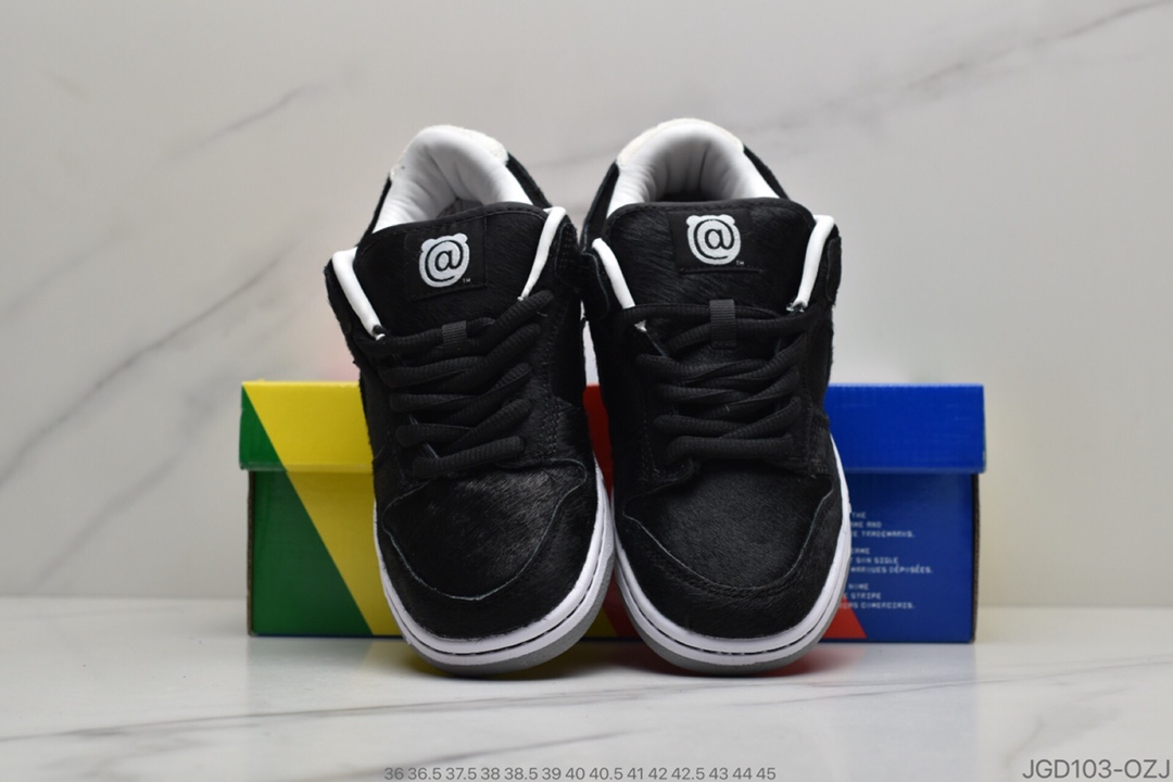 180 公司级耐克Medicom Toy x Nike SB Dunk Low“BE@RBRICK”马毛黑白积木熊货号: CZ5127-001