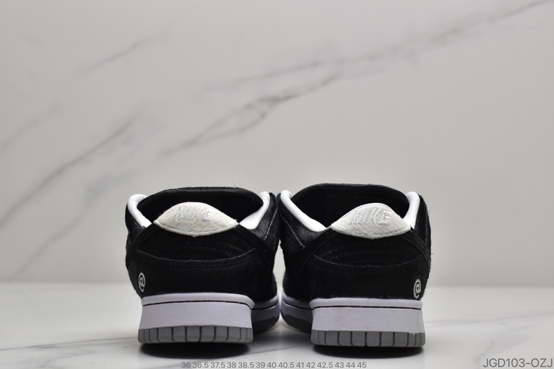 180 公司级耐克Medicom Toy x Nike SB Dunk Low“BE@RBRICK”马毛黑白积木熊货号: CZ5127-001