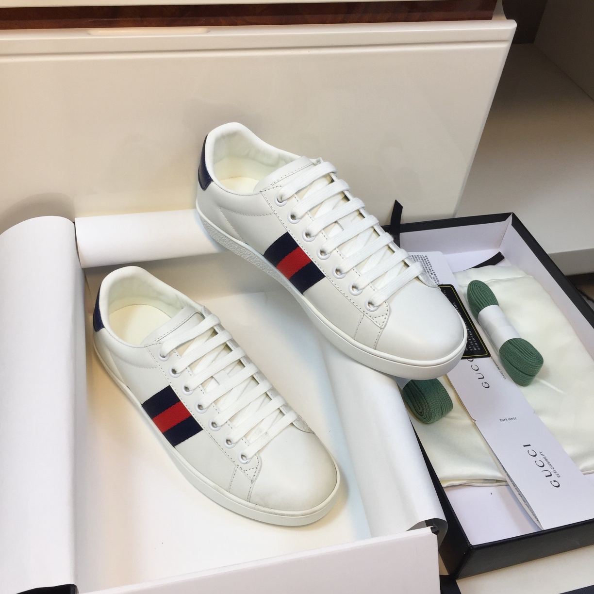 Gucci Buty do deskorolki Biały Hafty Unisex Skóra krowia węża Spodnie dresowe