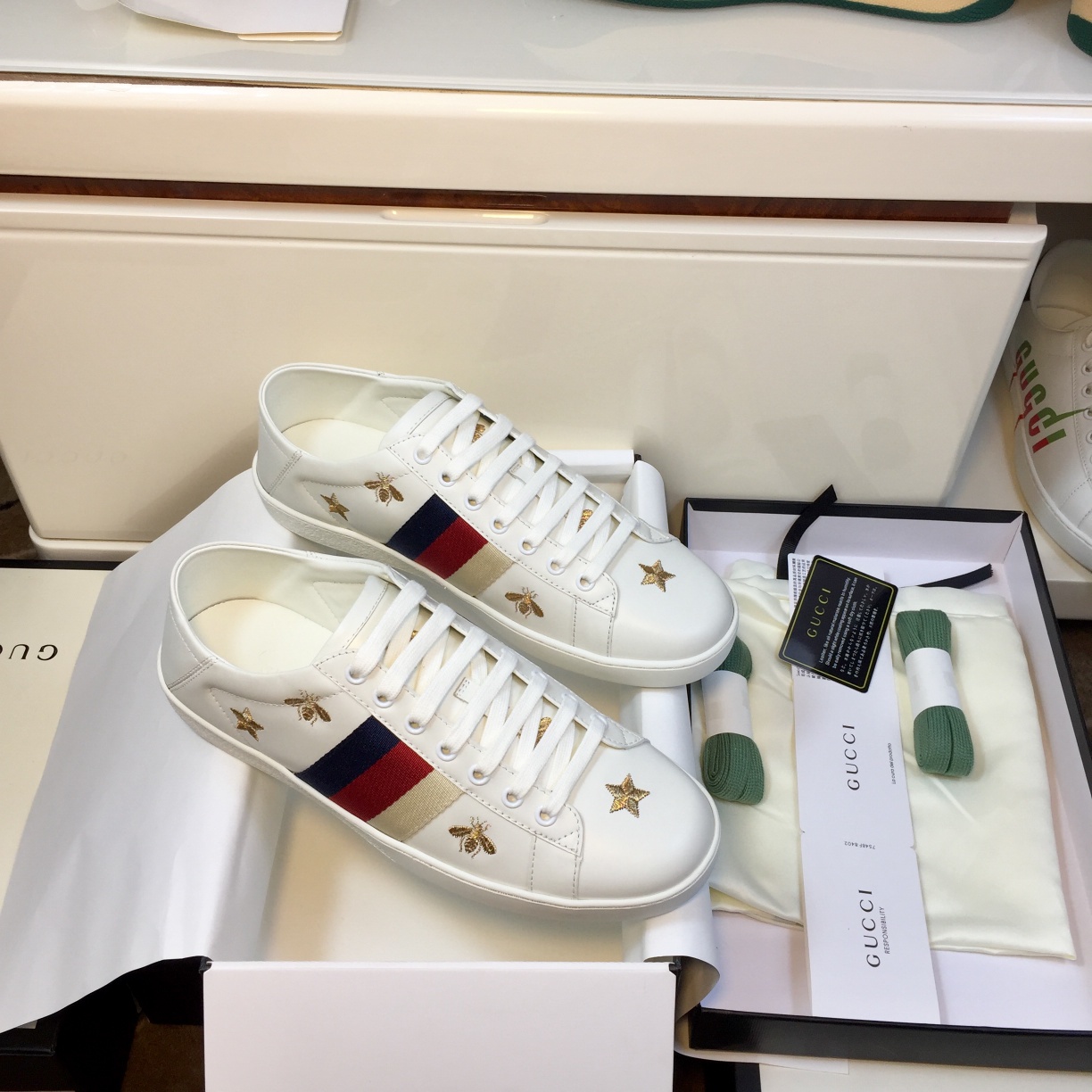 Gucci Buty do deskorolki Biały Hafty Unisex Skóra krowia węża Spodnie dresowe