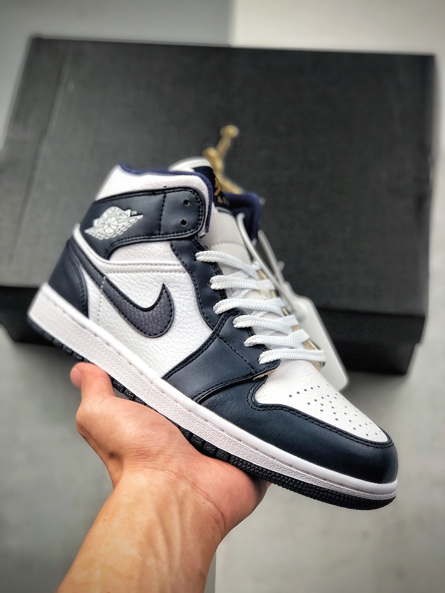 (UGG AJ1 edición conjunta con forro) Nike Air Jordan 1 MID "Obsidian" obsidiana AJ1 Jordan 1 mid, etiqueta original y c…