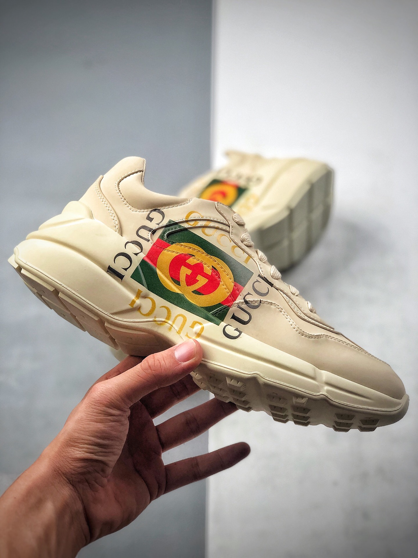 280 芯片 Gucci Rhyton Vintage Trainer Sneaker 古驰老爹3D皮革角状复古慢跑鞋