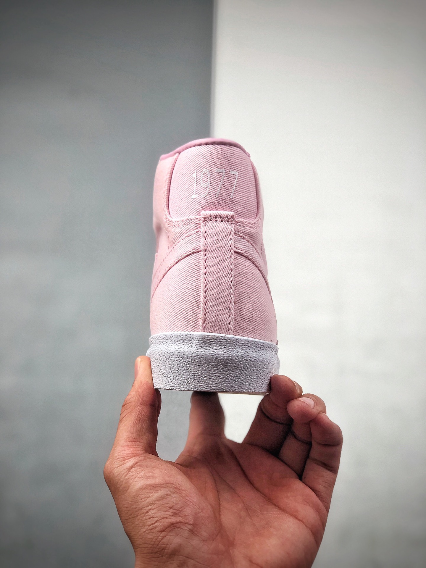 230 NIKE ZOOM BLAZER MID 樱花粉白开拓者高帮 百搭休闲板鞋CD8238-600