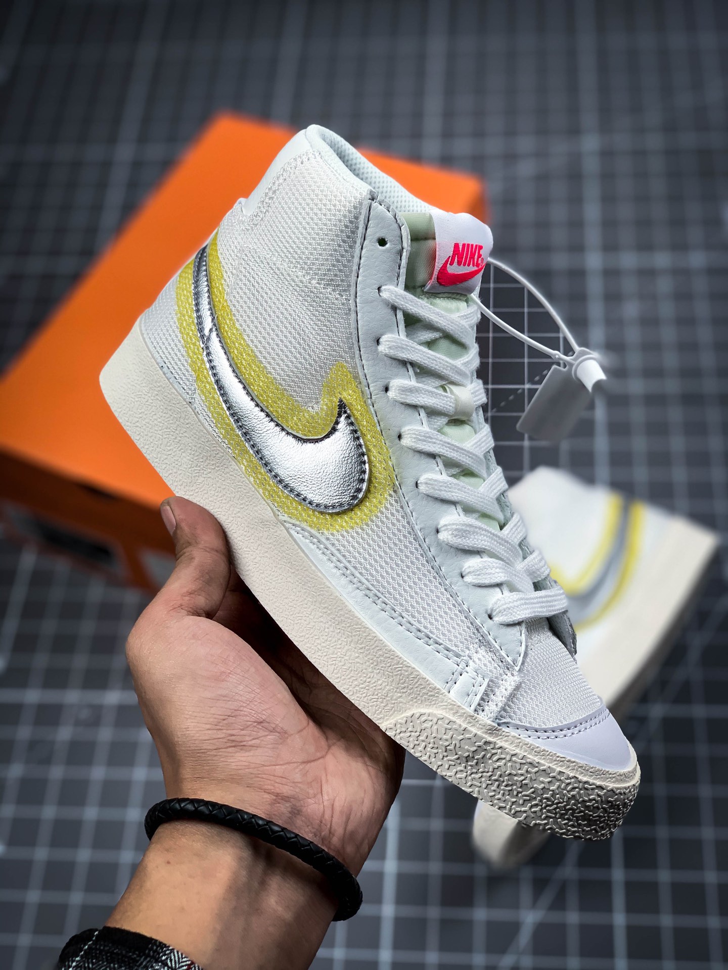 200  Nike Blazer Mid '1977 Vintage WE  新配色白灰CZ8105-100