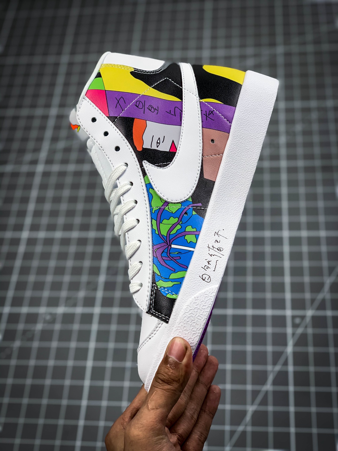 200 Ruohan Wang X Nike Blazer Mid 77 Flyleathe QS涂鸦 CZ3775-900