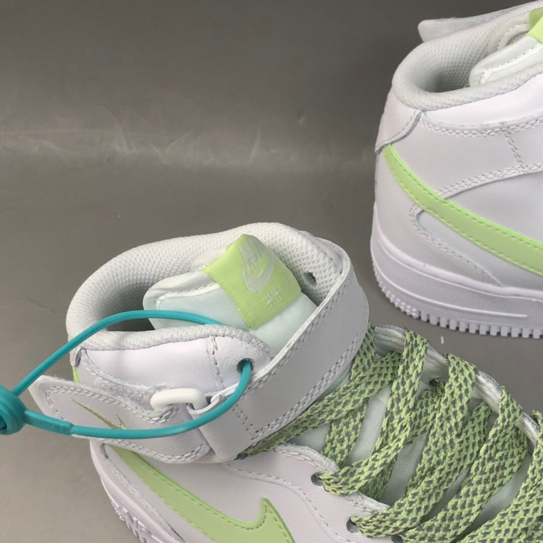 200 Nike  Air Force 1 Mid ’07 3M反光 空军一号高帮百搭休闲运动板鞋 366731-910