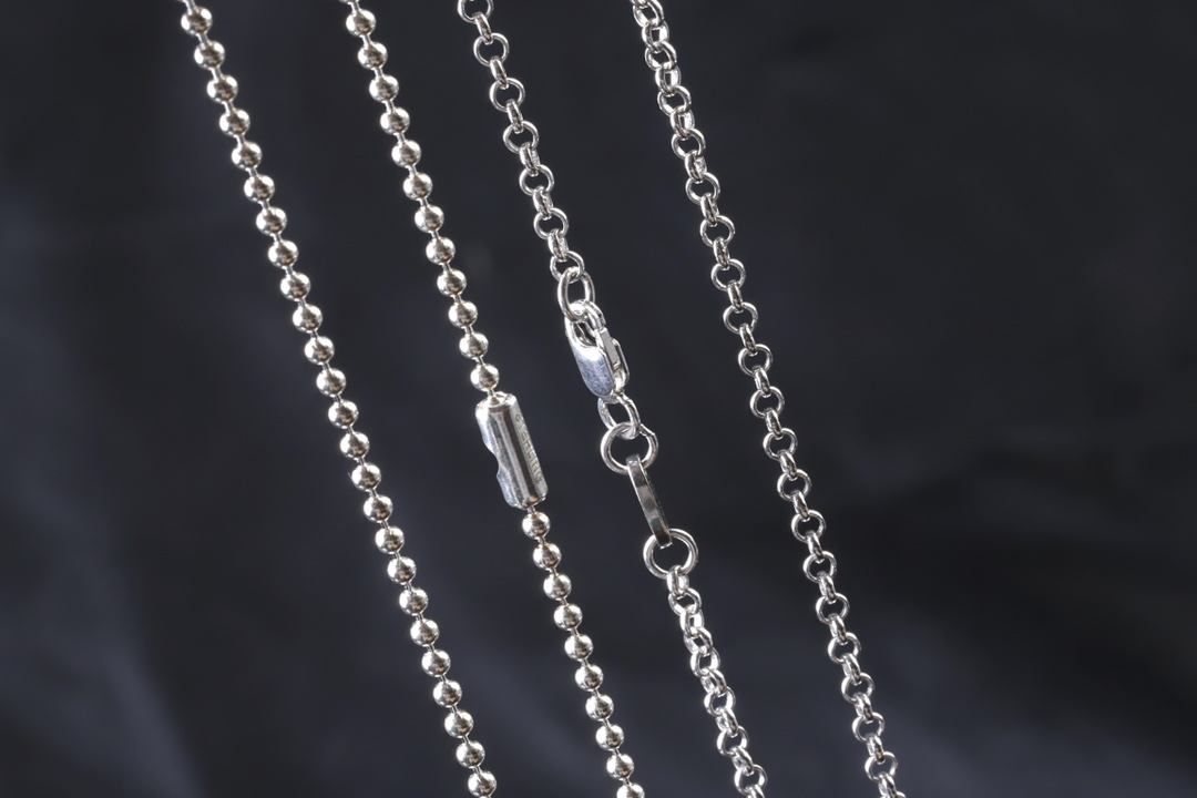 Chrome Hearts 新品上架𝐂𝐡𝐨𝐦𝐞 𝐡𝐞𝐚𝐭𝐬 克罗心双面旋转方牌项链