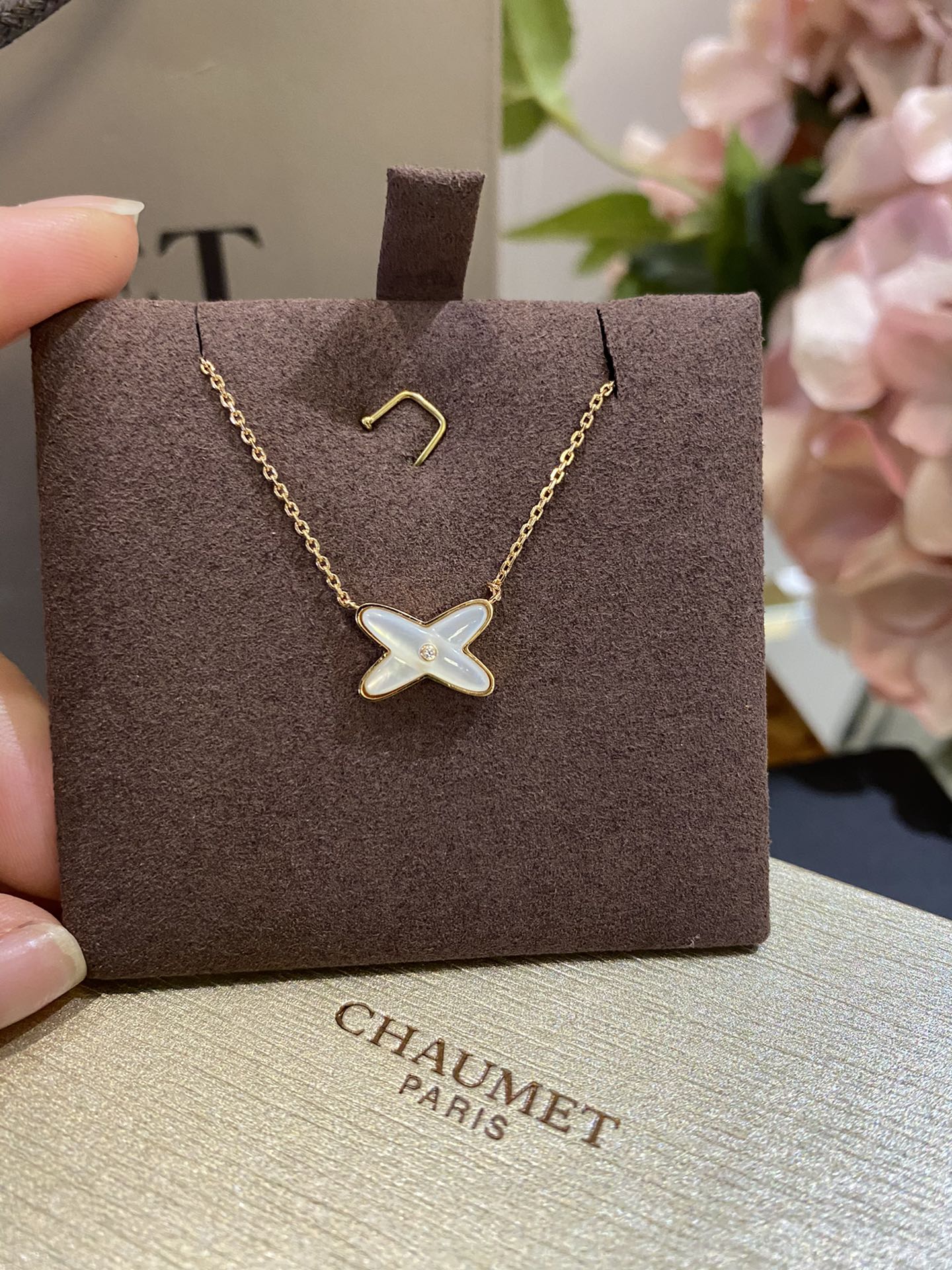 Chaumet Rose Gold and White Mother-of-Pearl - Comprehensive 3
