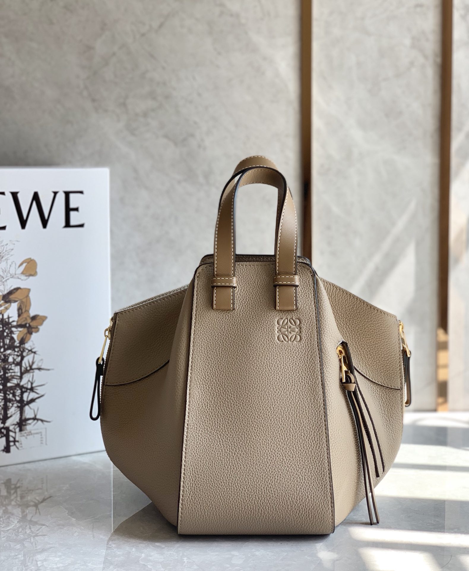 LOEWE罗意威 Hammock bag吊床包 0216小号豆沙色