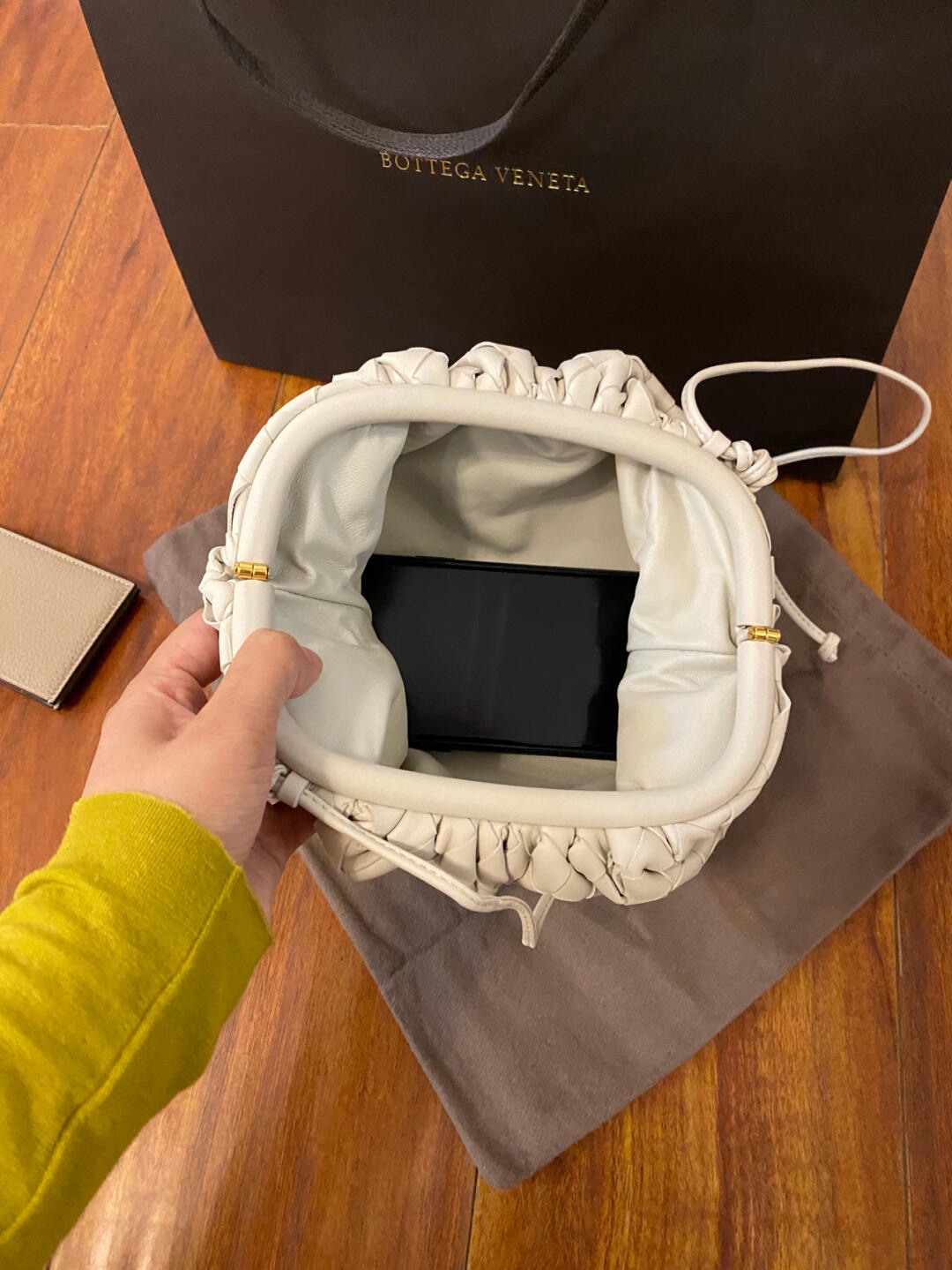 Bottega Veneta THE MINI POUCH 22CM 编织云朵包 585852白色