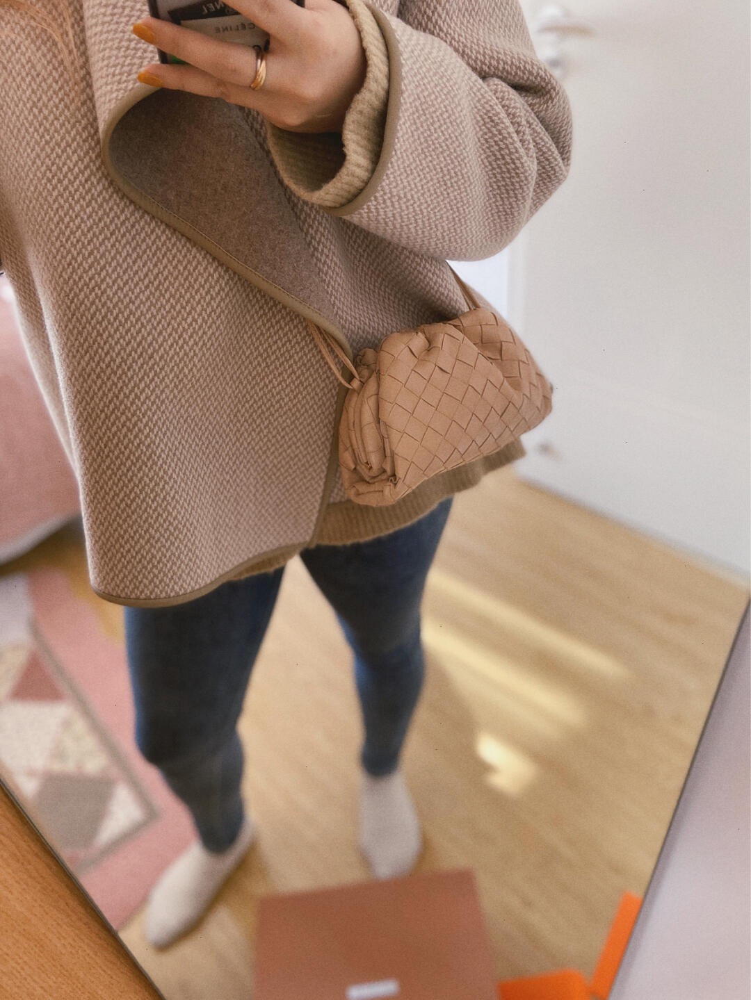 Bottega Veneta THE MINI POUCH 22CM 编织云朵包 585852奶茶色