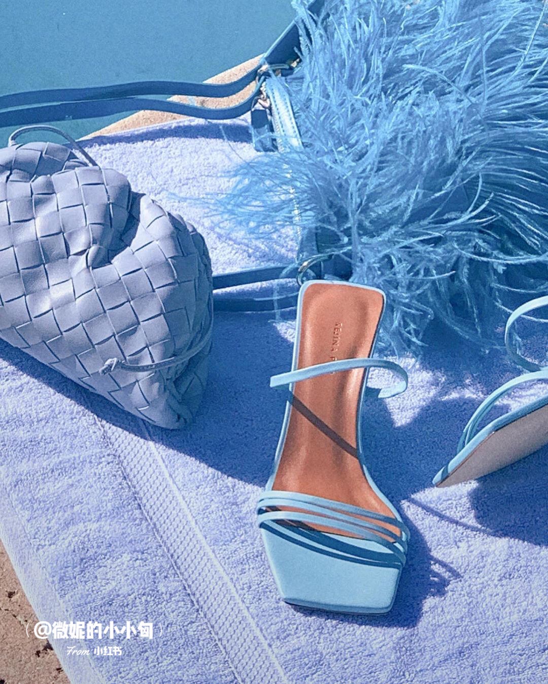 Bottega Veneta THE MINI POUCH 22CM 编织云朵包 585852冰蓝色