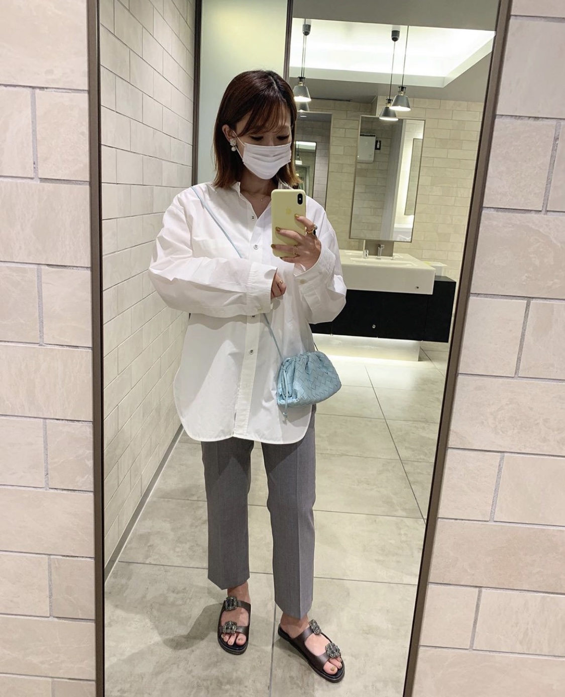 Bottega Veneta THE MINI POUCH 22CM 编织云朵包 585852冰蓝色