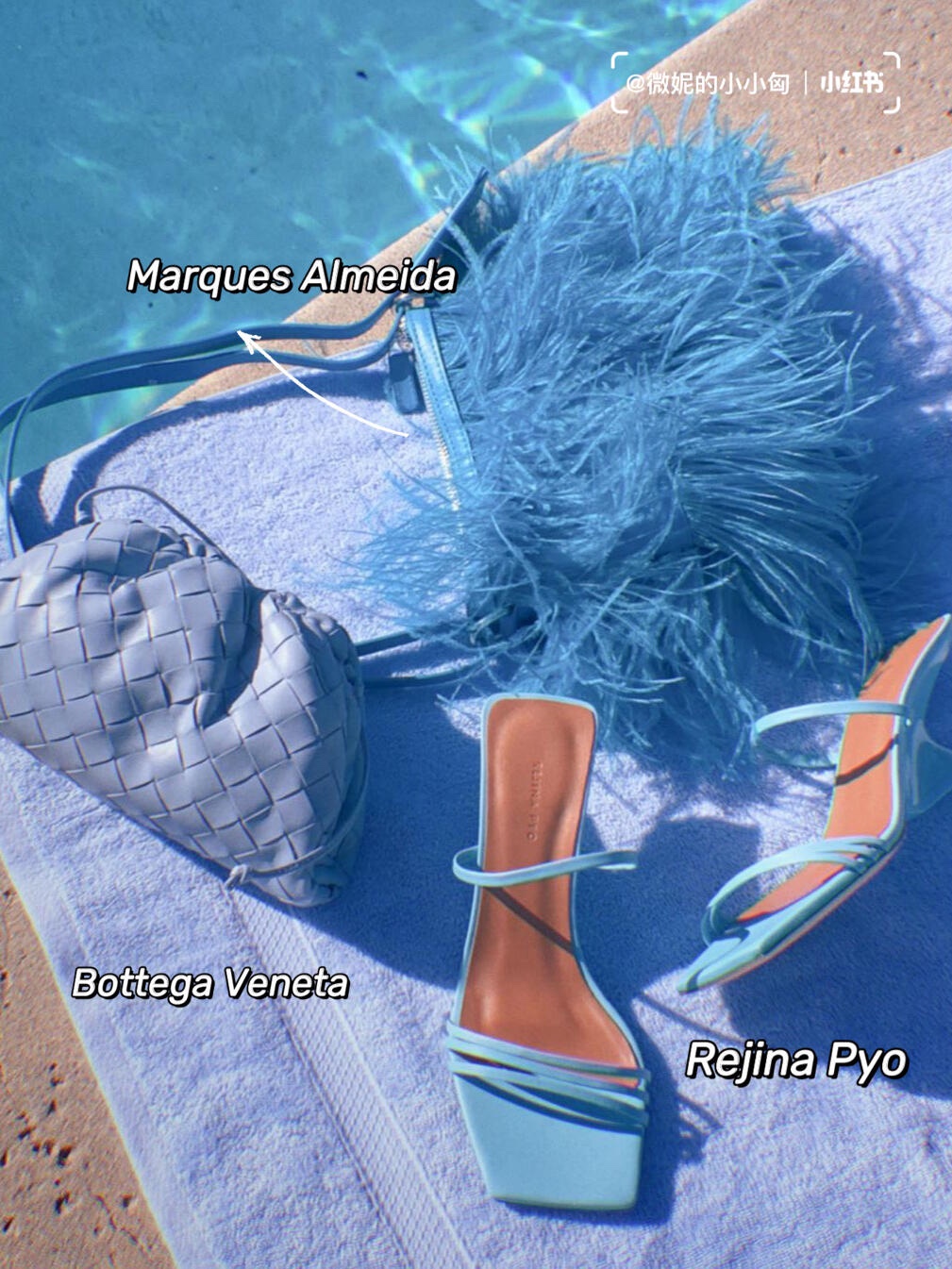 Bottega Veneta THE MINI POUCH 22CM 编织云朵包 585852冰蓝色