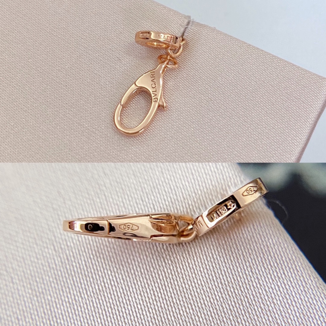 批发价💰165
Diva扇子项链❤️我们采用925纯银，超厚真金电镀，材质分别是纯天然红玉髓，跟孔雀石，两个颜色都特别正❗️
市面万万千千版本，只想说，你需要的或许只是我们家出品的一条【Diva扇子项链】[机智][机智]