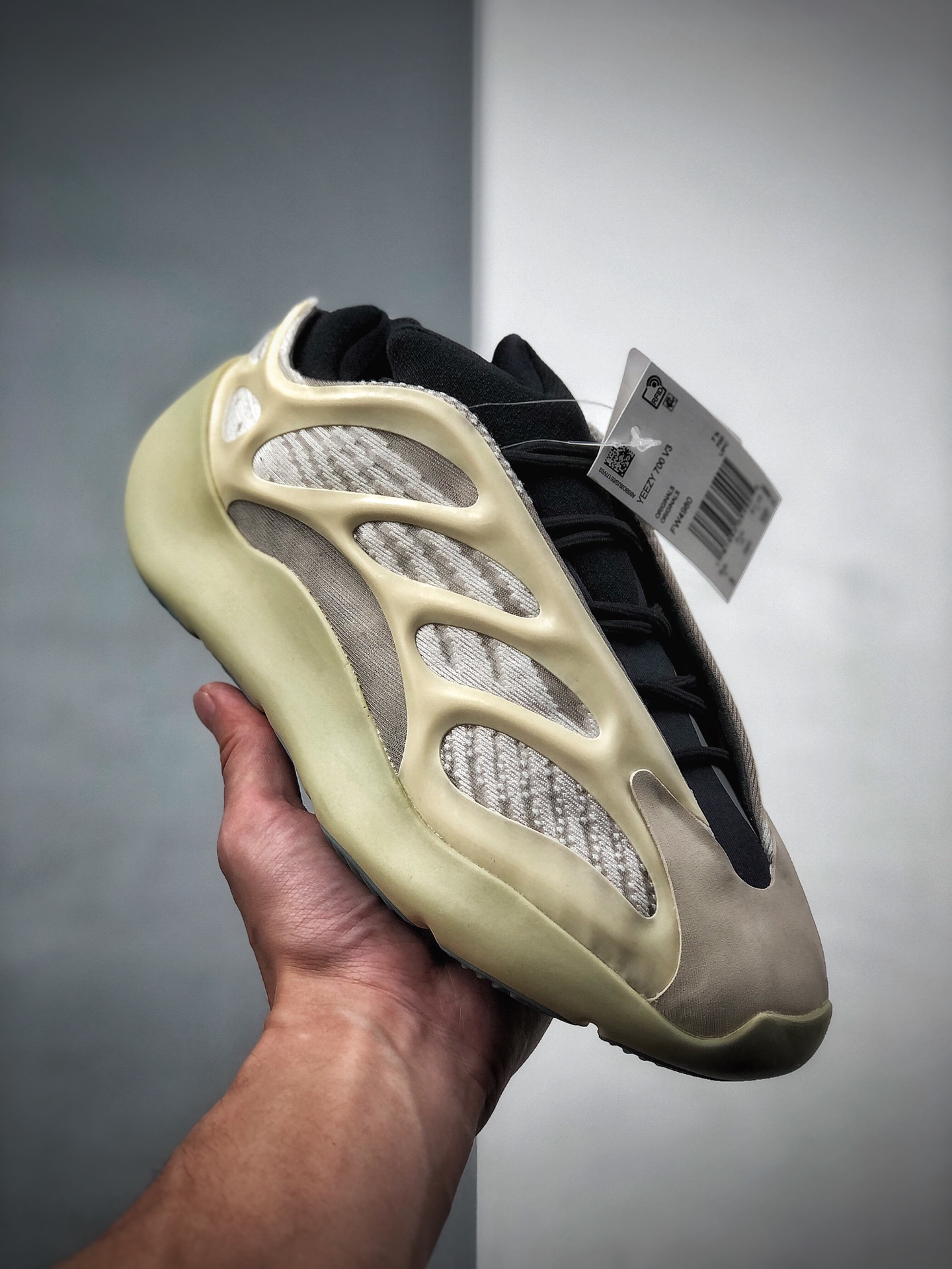 Adidas Yeezy Boost 700 zapatillas de papá. Correcta piel de primera capa, textura incomparable, con entresuel…