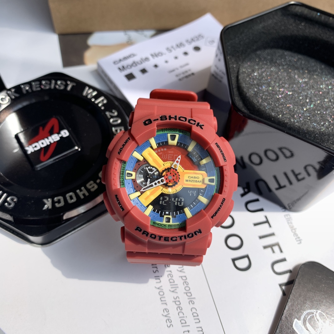 💰50 卡西欧 表盘直径大号53mm、小号32mm，手表小红书已爆回头率爆表！这绝对是掌柜的自留款！功能极多，指南针，秒表（精确到1/1000秒）温度计，世界时间，倒计时，闹铃，间歇响报，45度自动抬手亮Led照明！各位老铁，剁手还请抓紧！所以一定要抓住机会喔！