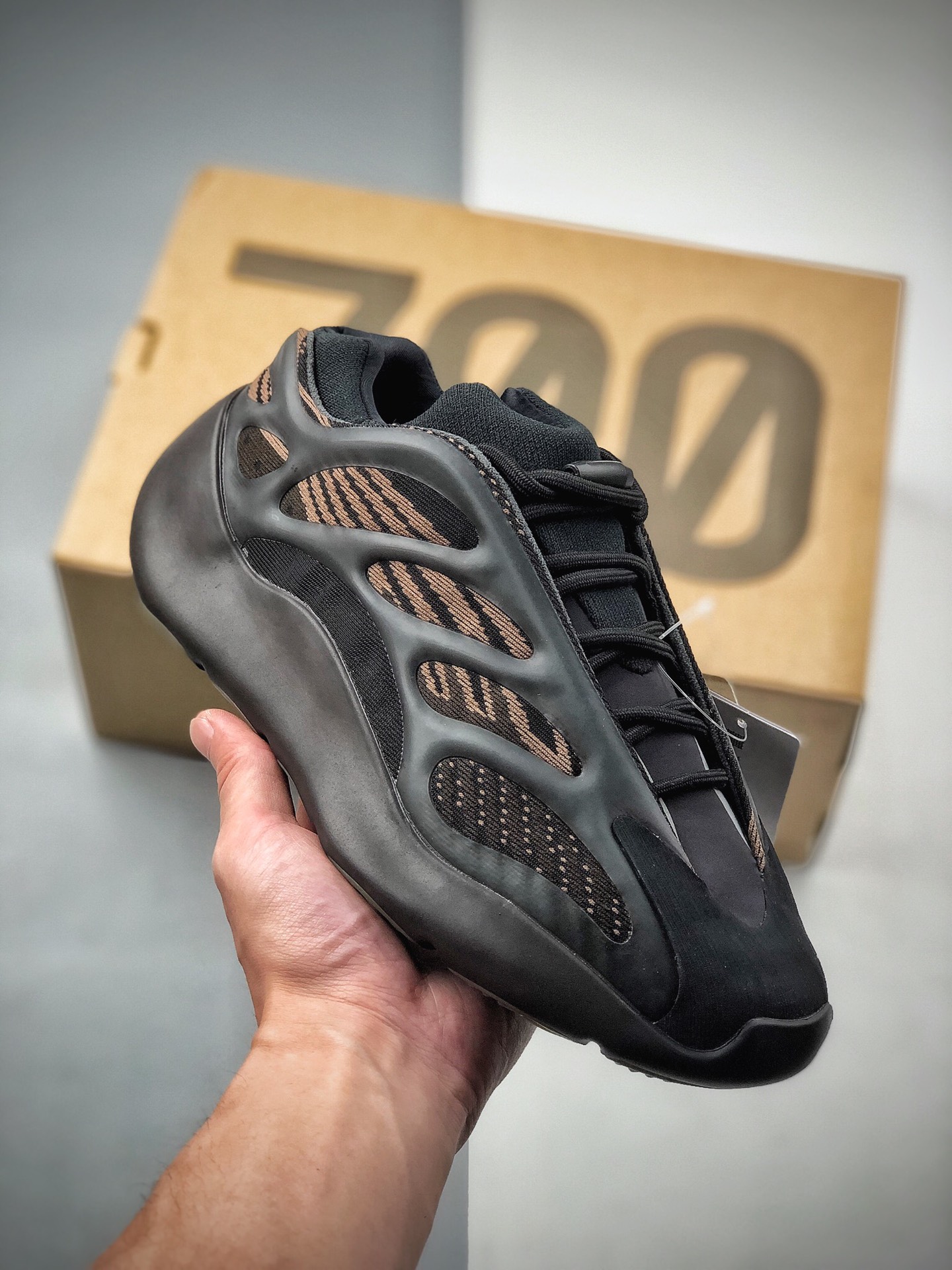 Adidas Yeezy Boost 700 zapatillas de papá. Correcta piel de primera capa, textura incomparable, con entresuel…