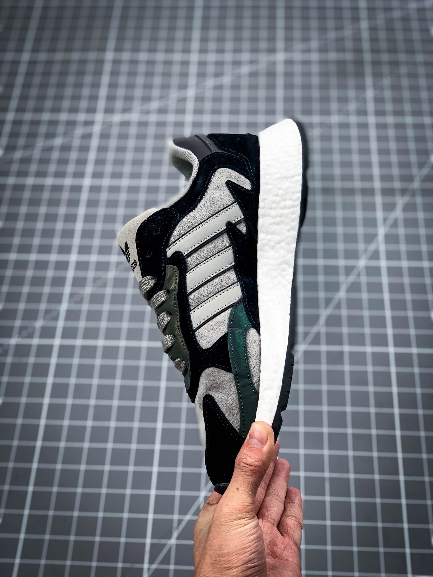 200 AD Nite Jogger 2019 Boost 三叶草 联名夜行者 eg7555