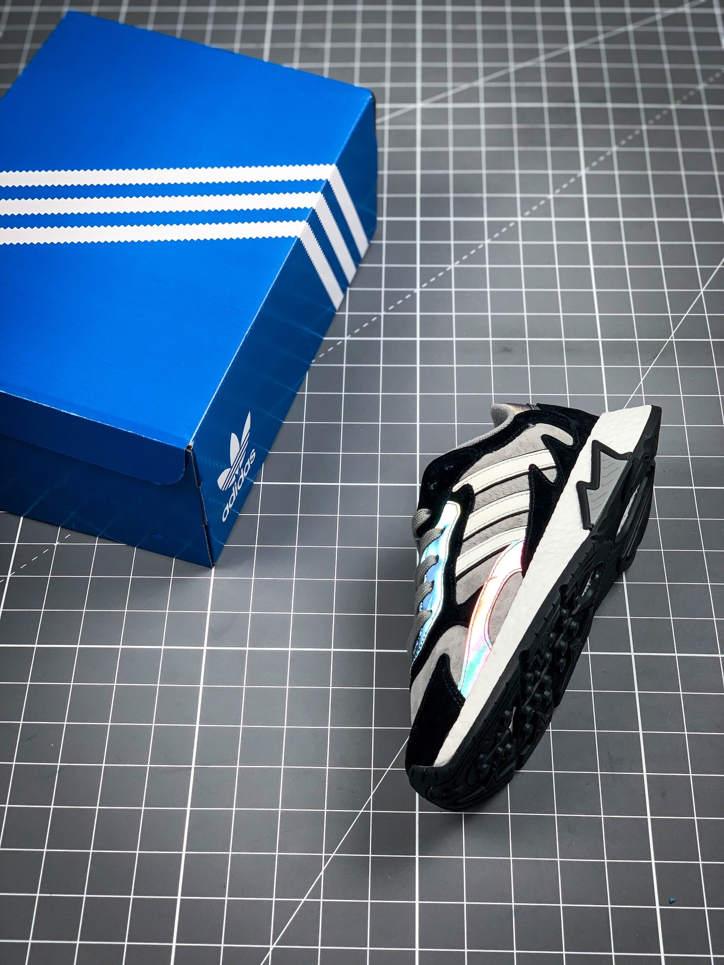 200 AD Nite Jogger 2019 Boost 三叶草 联名夜行者 eg7555