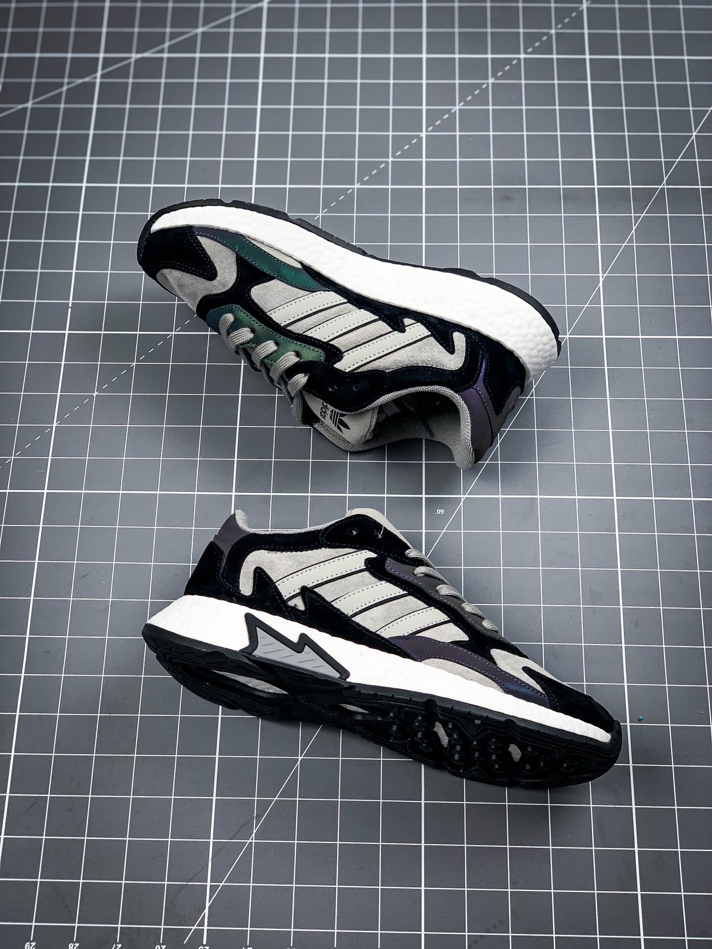 200 AD Nite Jogger 2019 Boost 三叶草 联名夜行者 eg7555