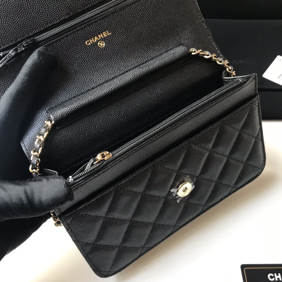 Chanel 小香20款 采用磁吸扣五金方便 配最新款luogo细节美到淋漓尽致 尺寸:19×12