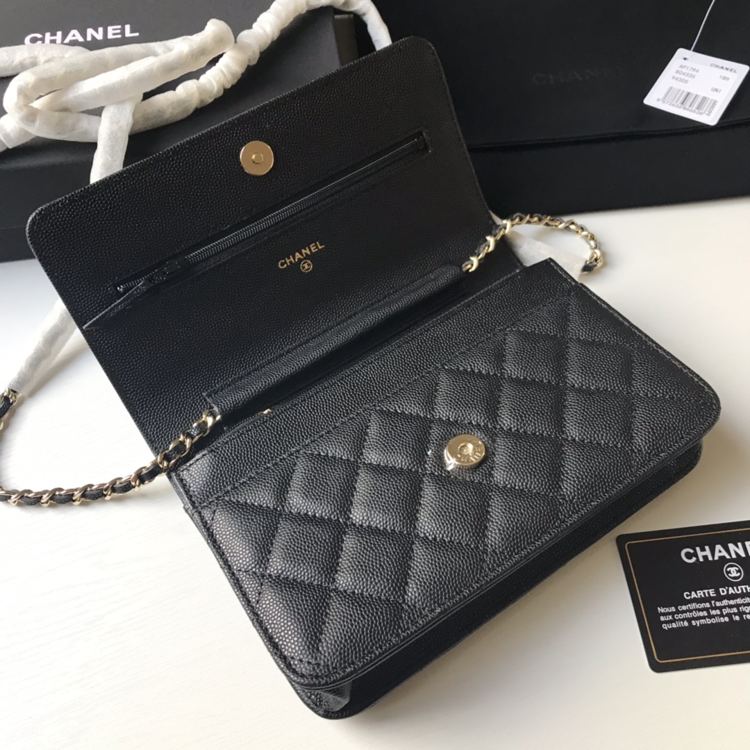Chanel 小香20款 采用磁吸扣五金方便 配最新款luogo细节美到淋漓尽致 尺寸:19×12