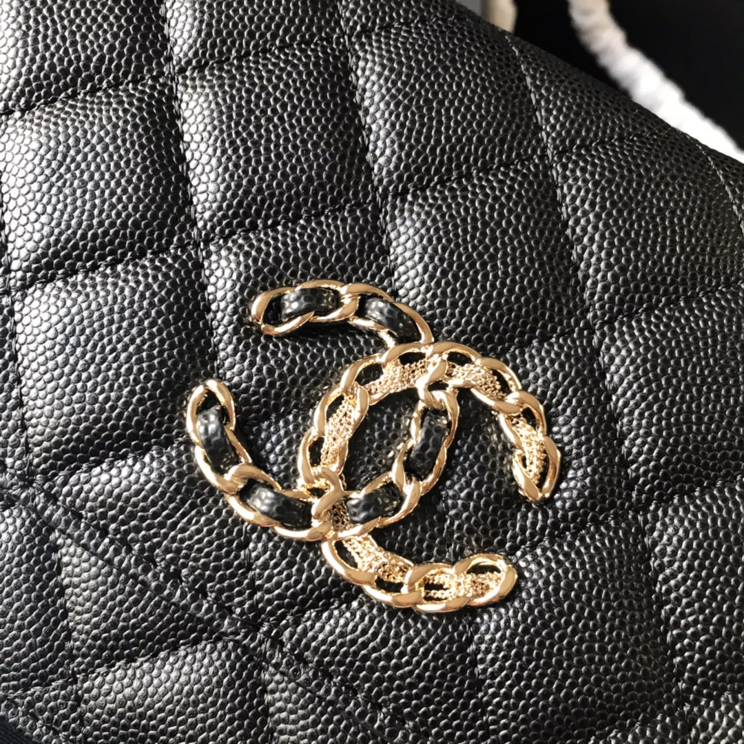 Chanel 小香20款 采用磁吸扣五金方便 配最新款luogo细节美到淋漓尽致 尺寸:19×12