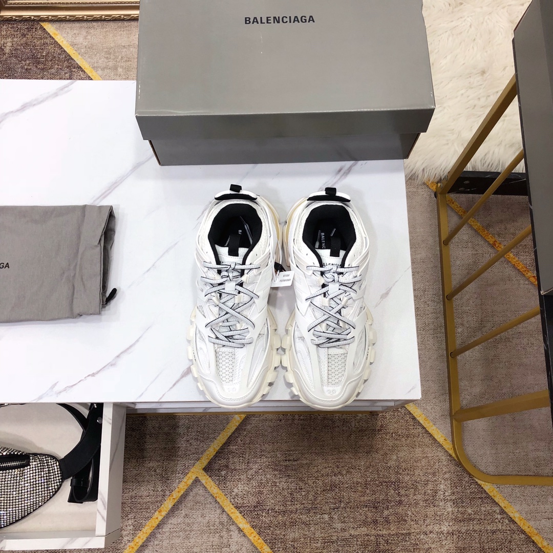 NO:165015,Top version Size: 36 37 38 39 40 41 42 43 44 45 Balenciaga Track-s 3.0 Autumn series Winter series Official pre-sales have begun #Shoe sole uses PU TPU EVA rubber total glue meter 13 sets of tool grinding combinations The 15 plate partitions under the shoe are made of cowhide   imported fabric   3M reflective strips, dad shoes, balenciaga, cowhide19860909顶版级本Size:36 37 38 39 40 41 42 43 44 45 巴世黎家3代首发# Balenciaga Track-s 3.0 秋系冬列 官预网售已经开始 #鞋采底用PU TPU EVA 橡共胶计13组具磨组合 鞋不面下15个板隔采用牛皮 进口布 3M反光条,老爹鞋,balenciaga,cowhide,Women's Shoes