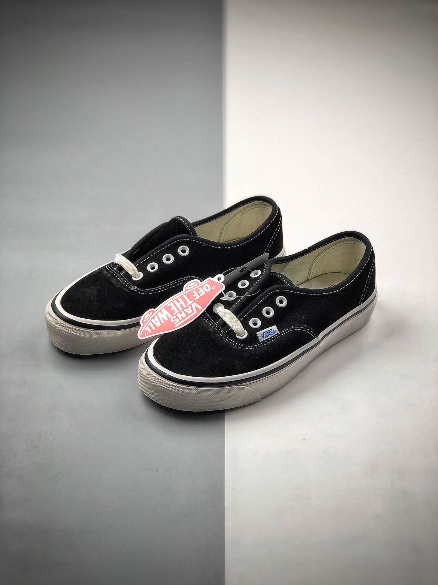 140   秋冬新款Vans Authentic 安纳海姆麂皮硫化板鞋