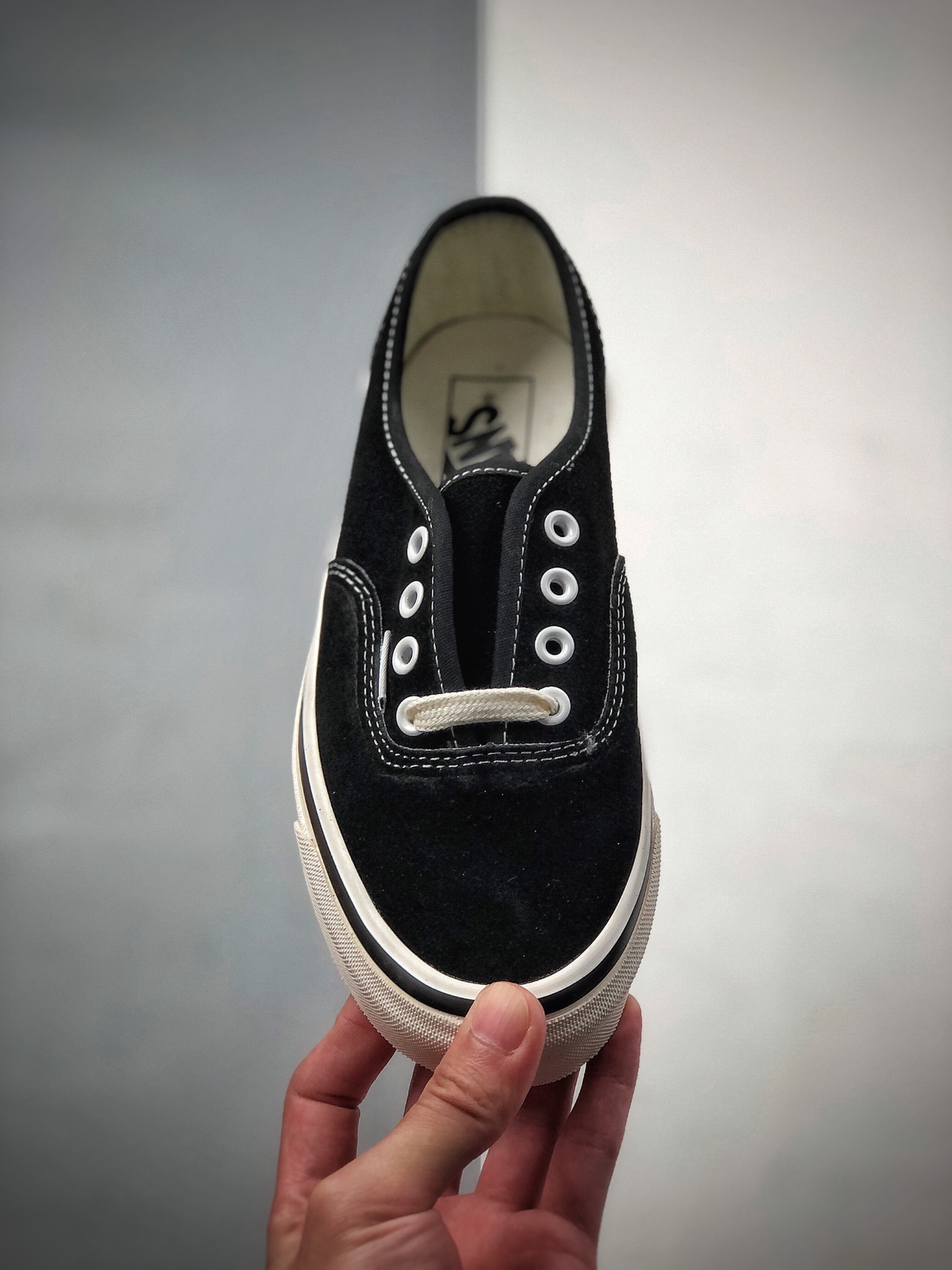 140   秋冬新款Vans Authentic 安纳海姆麂皮硫化板鞋
